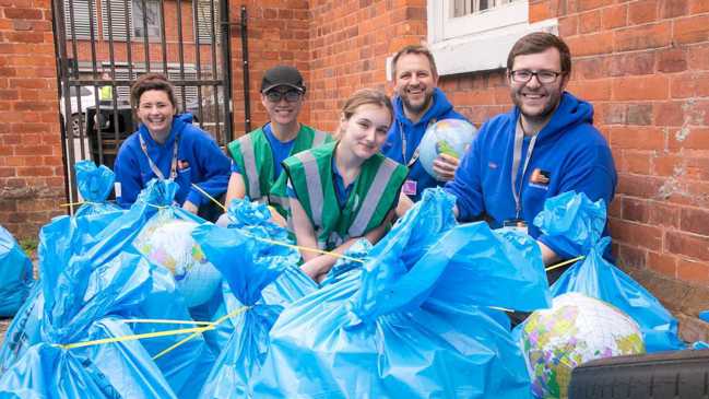 RHUL students volunteering